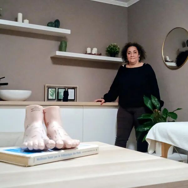 La réflexologie plantaire : une alliée pour le printemps et le bien-être féminin